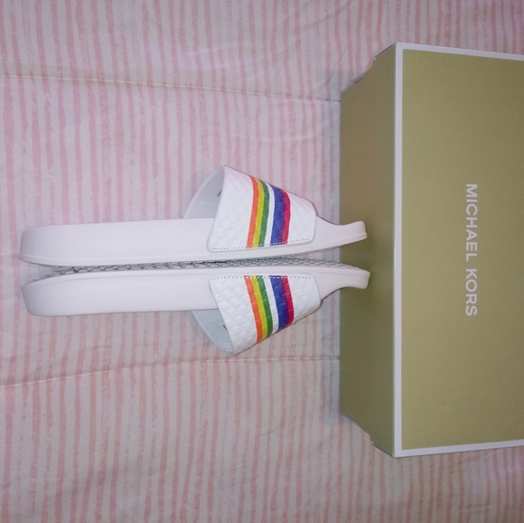 Michael Kors Gilmore Slides Sandals - Picture 10 of 11